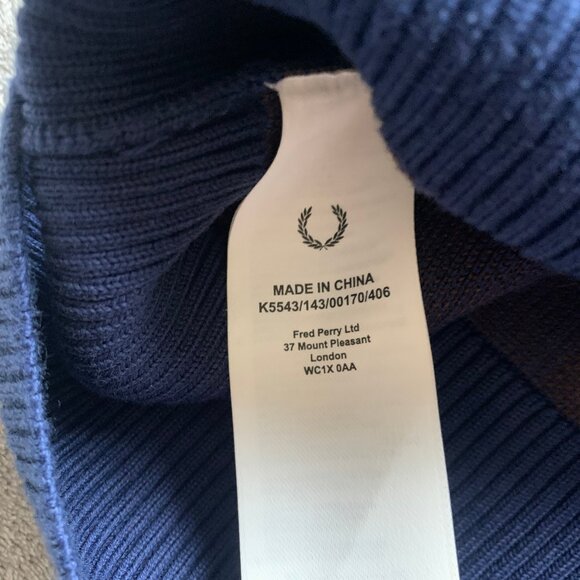 Fred Perry Heavy Checkered Cotton V-Neck Sweater Vest. Large. - Picture 4 of 7